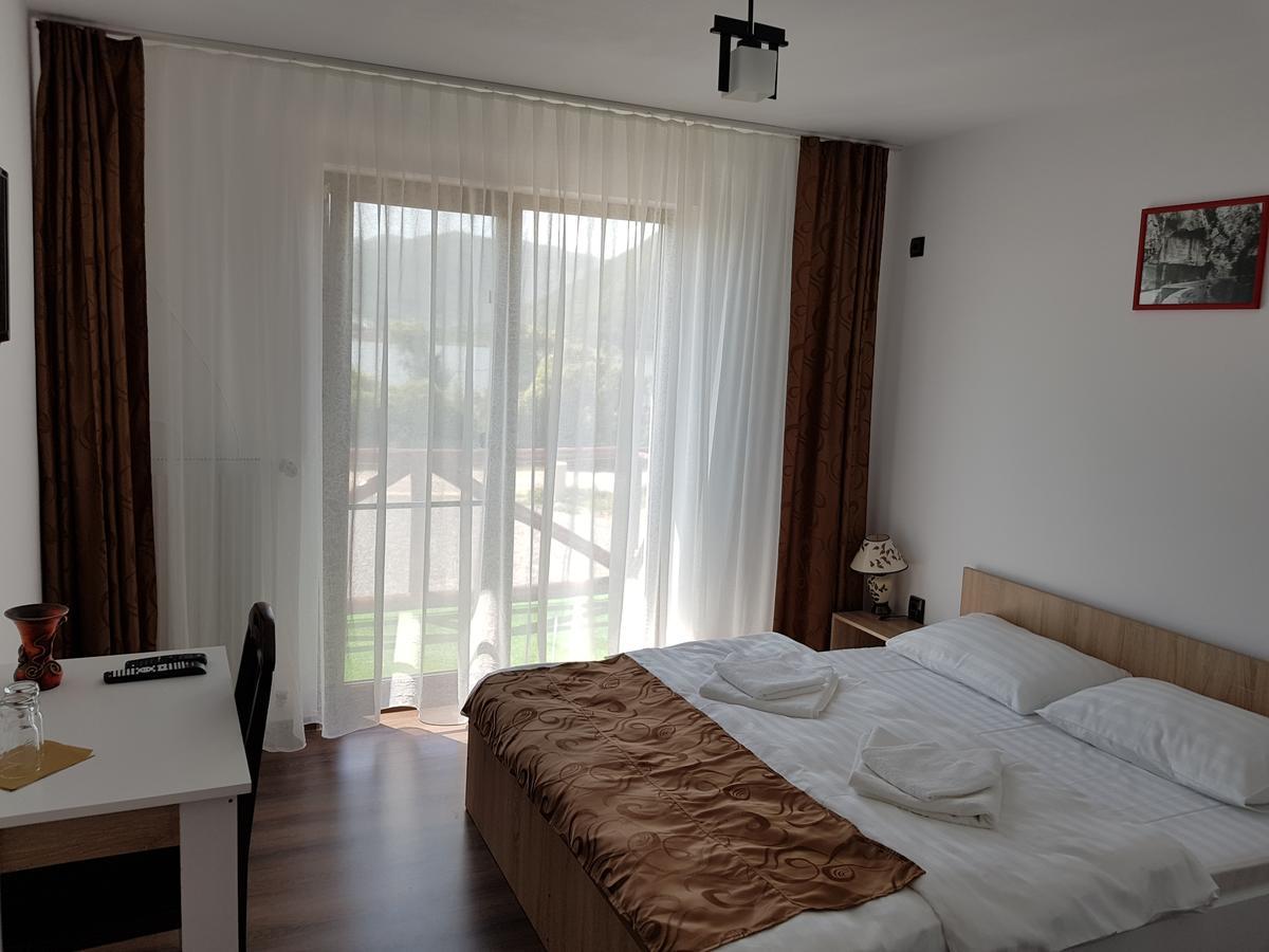 Clisura Dunarii - Pensiunea Casa Creta Liborajdea Luaran gambar